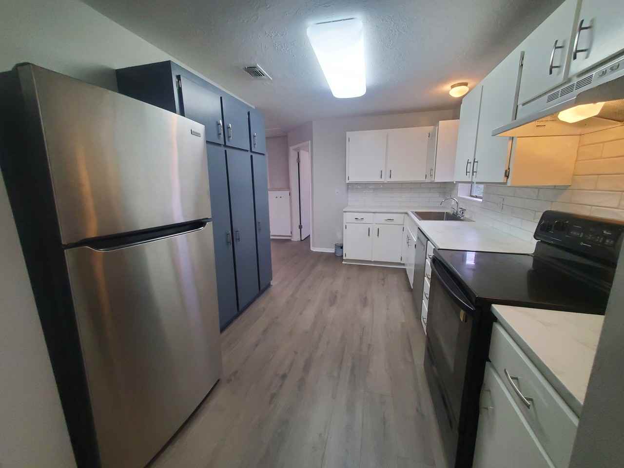 406 W Abbey St #B - Photo 5 of 20