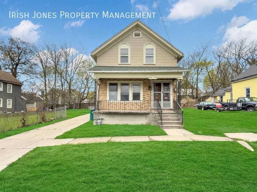 270 Locust St - Photo 2 of 30