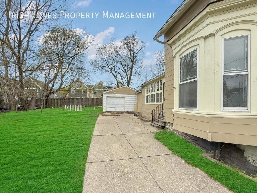 270 Locust St - Photo 3 of 30