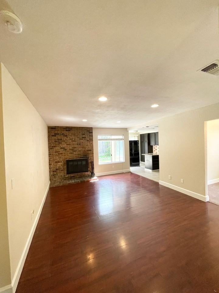 700 Los Lunas Way - Photo 5 of 18