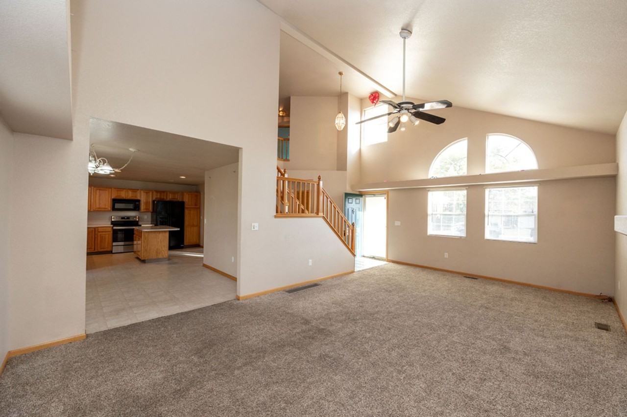 2702 Paddington Rd - Photo 3 of 22