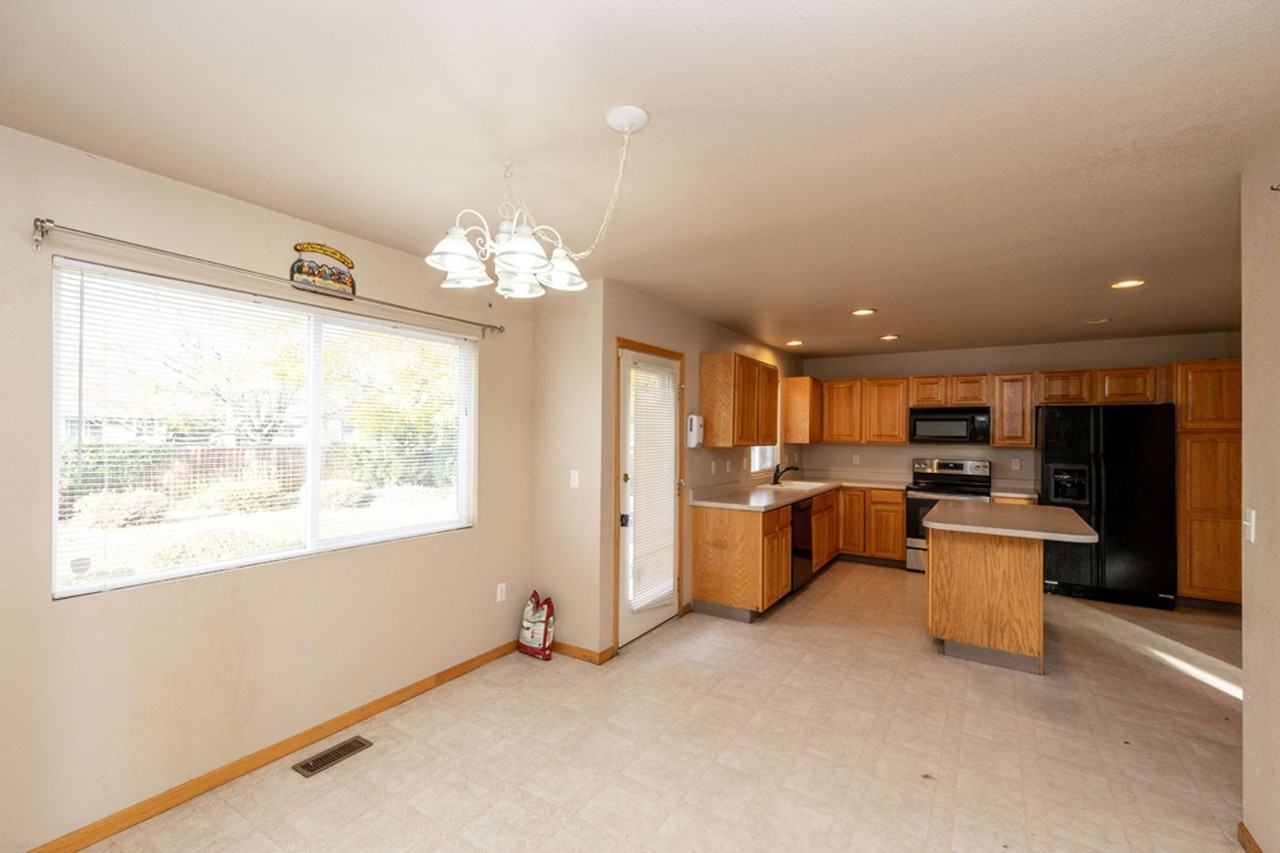 2702 Paddington Rd - Photo 4 of 22