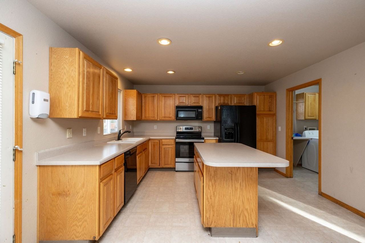 2702 Paddington Rd - Photo 5 of 22