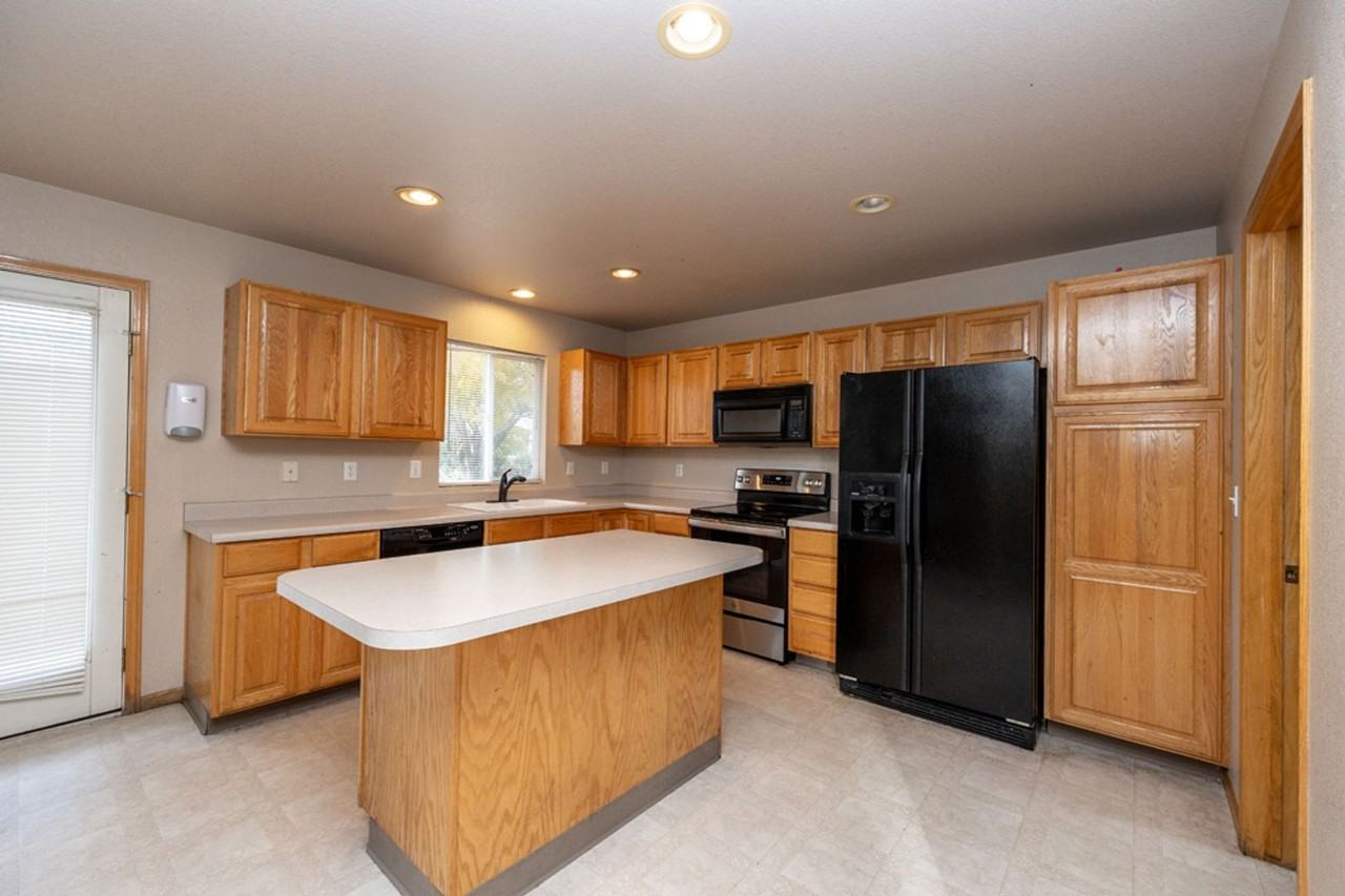 2702 Paddington Rd - Photo 6 of 22