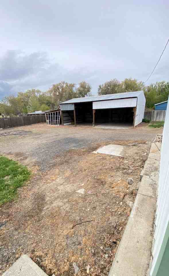 3255 Highway 201 - Photo 5 of 31