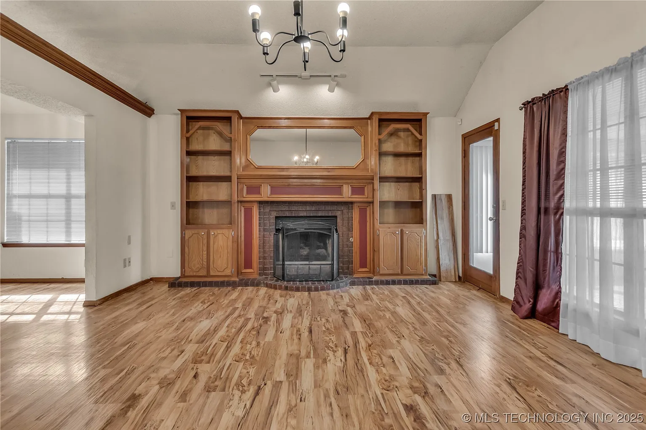 9305 S Land Ave - Photo 2 of 21