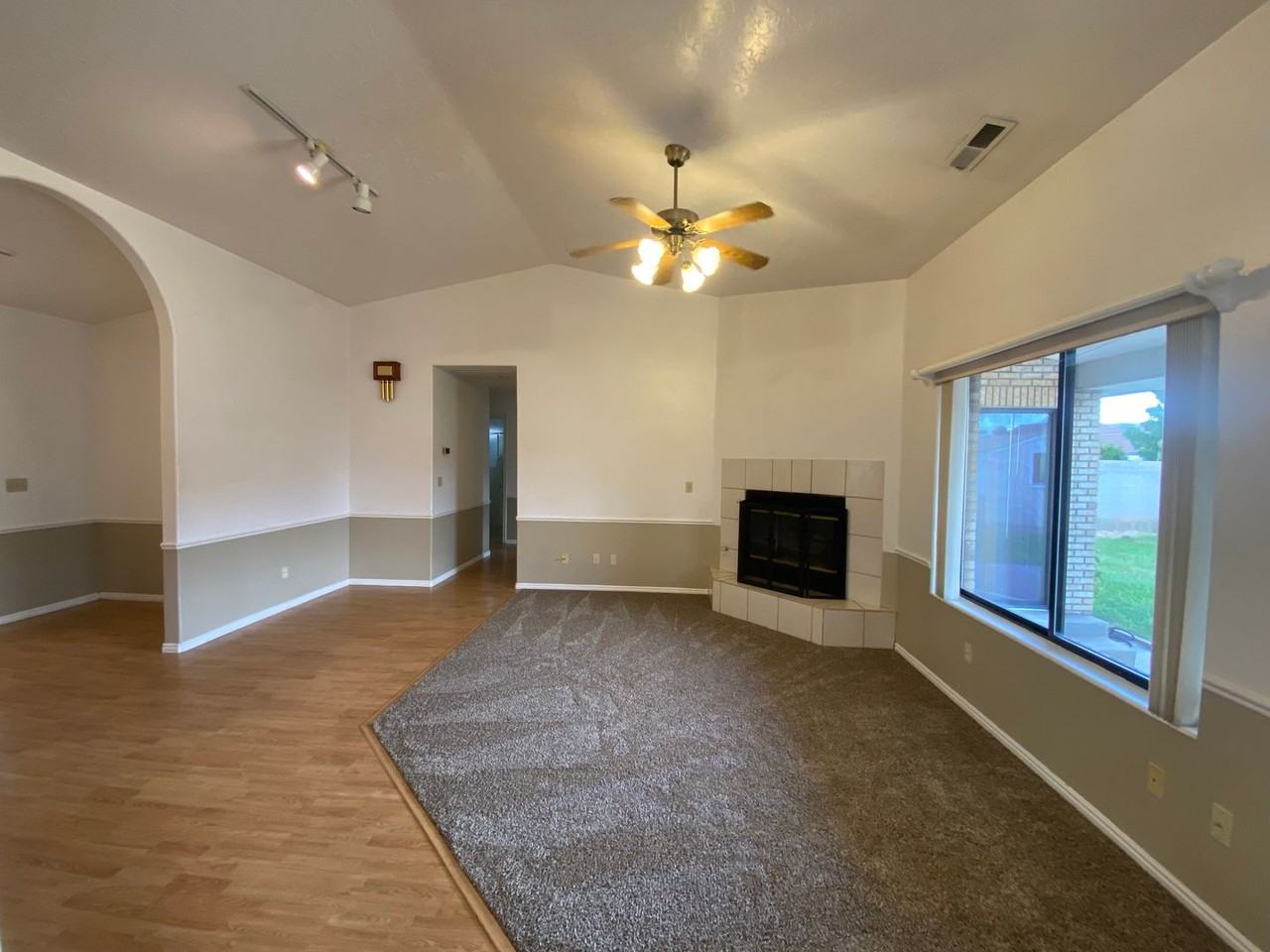 835 S 940 E - Photo 2 of 21