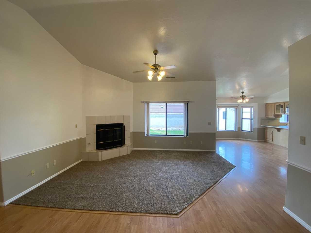 835 S 940 E - Photo 3 of 21