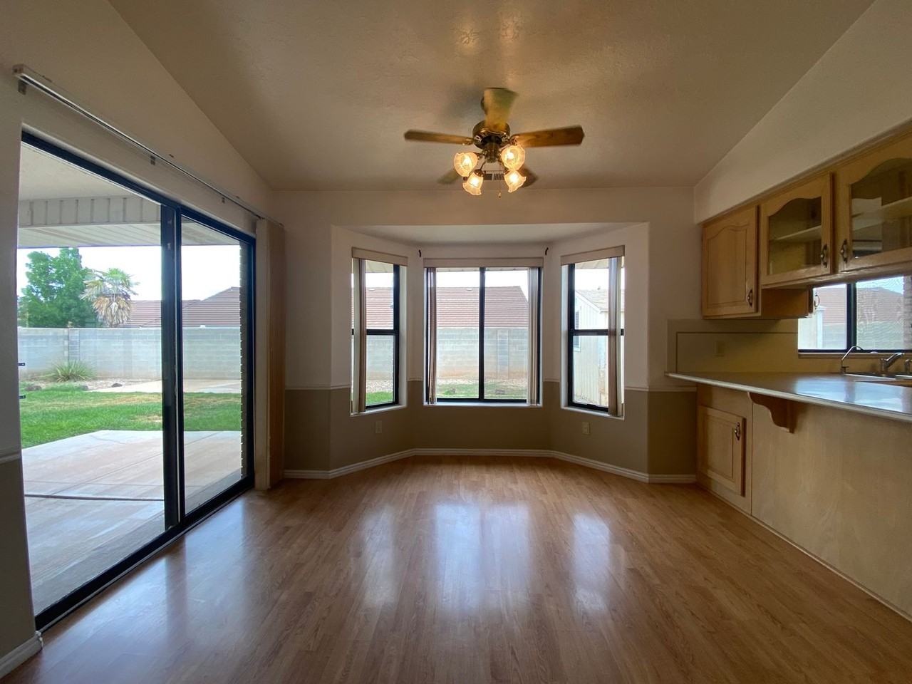 835 S 940 E - Photo 4 of 21