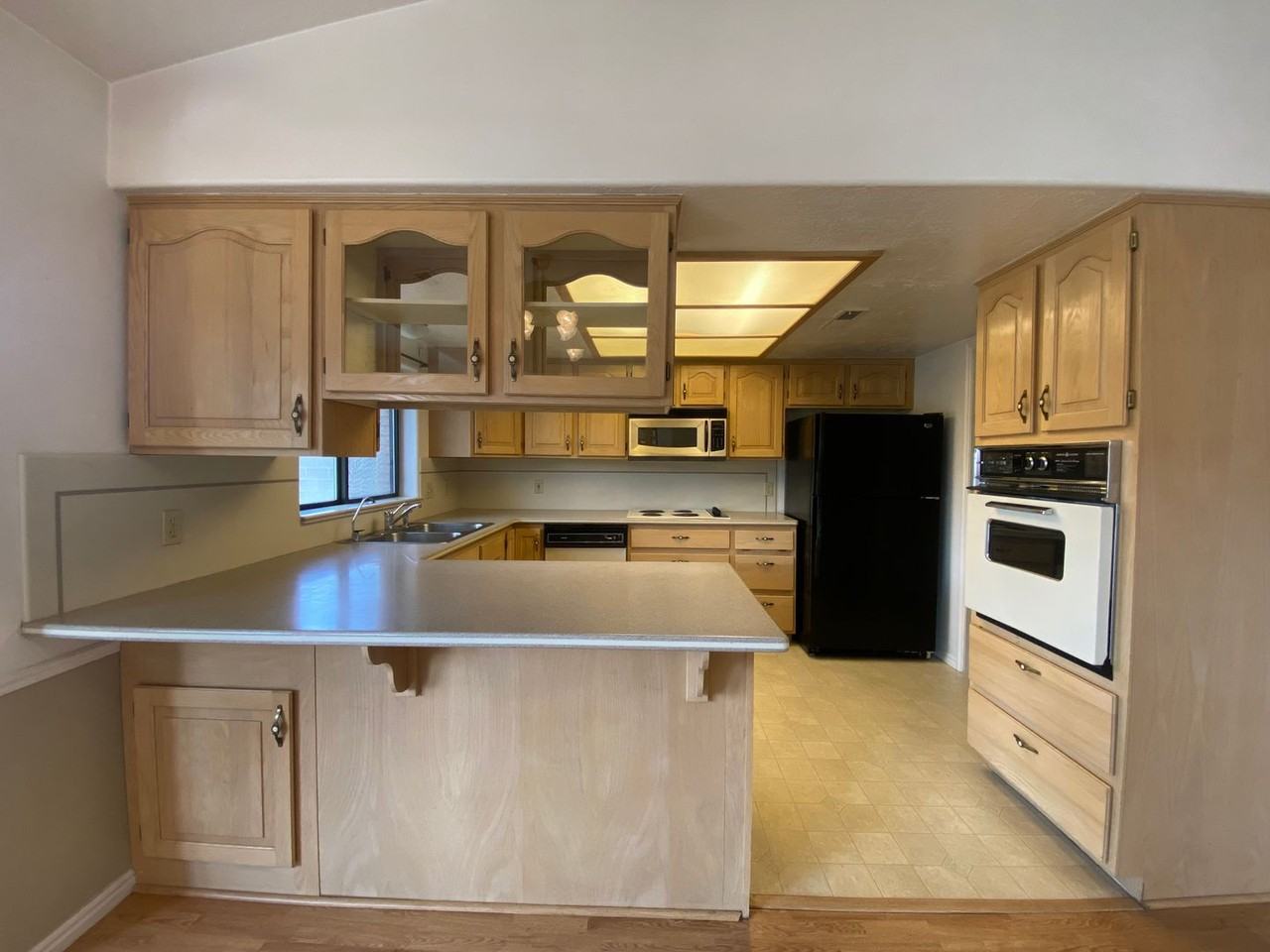 835 S 940 E - Photo 5 of 21