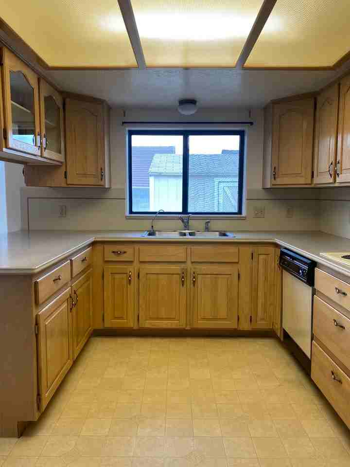 835 S 940 E - Photo 6 of 21