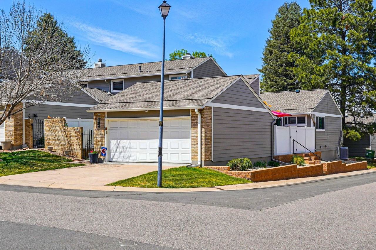 7174 S Vine Cir E - Photo 3 of 50