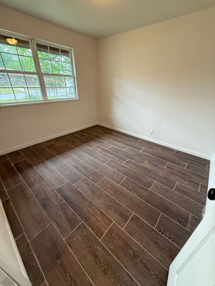 5406 S 17th Ter - Photo 4 of 13
