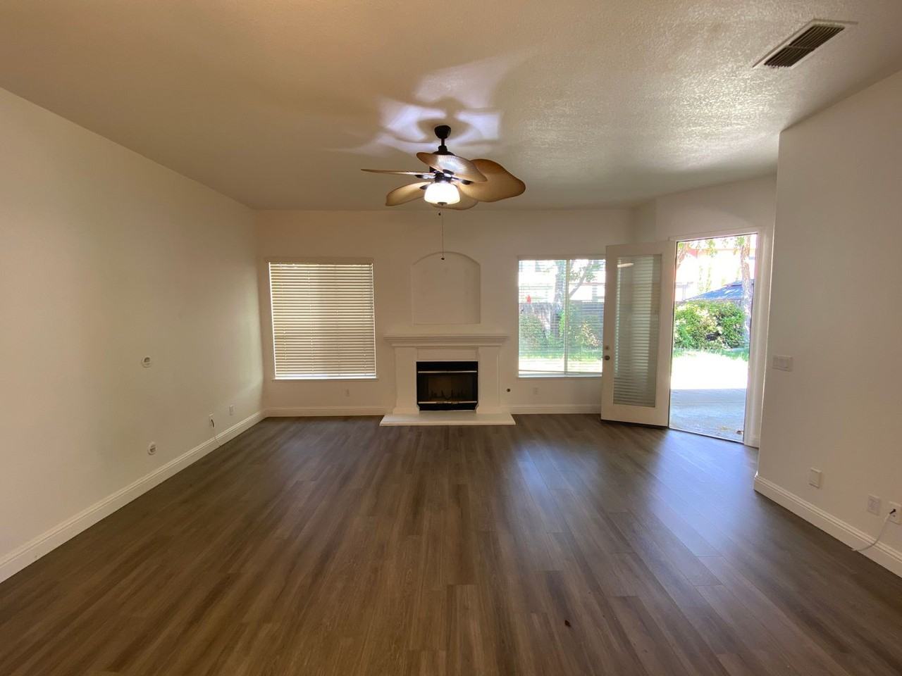 9436 Winding River Way - Photo 4 of 31