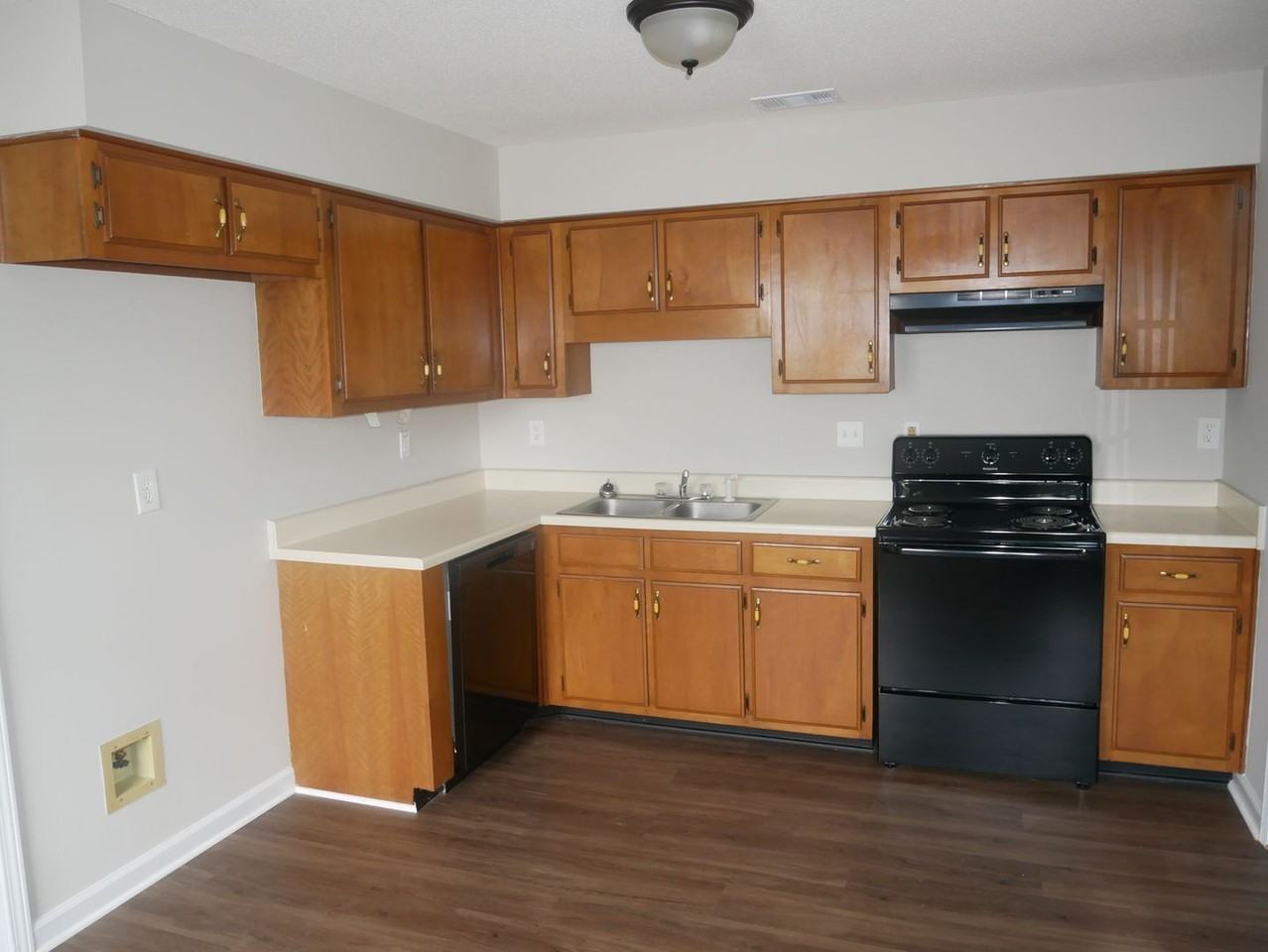 6525 Lynnfield Rd - Photo 4 of 28