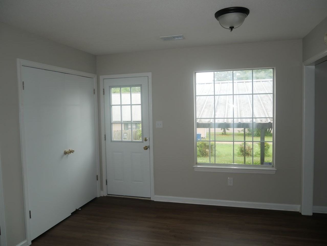 6525 Lynnfield Rd - Photo 6 of 28