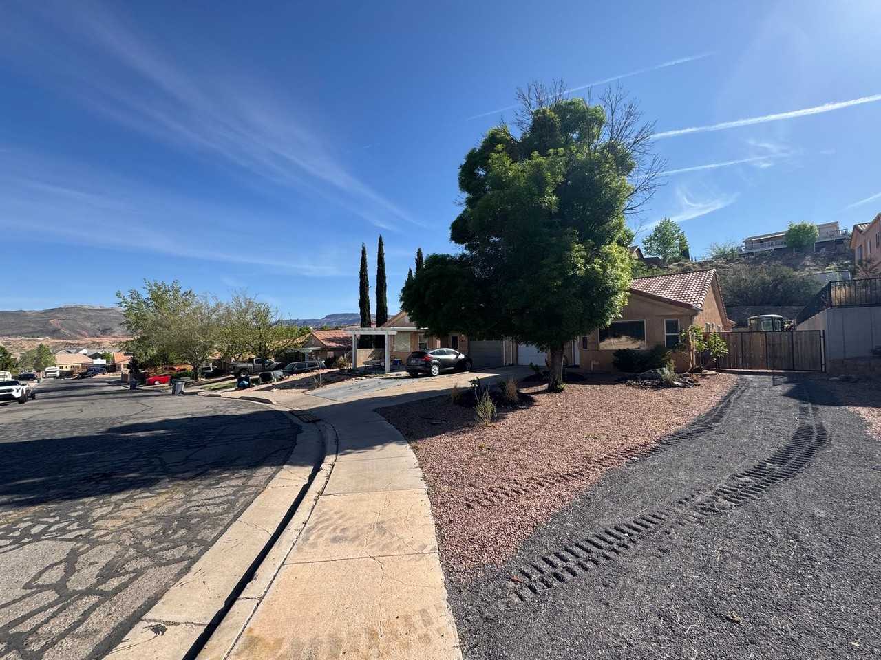 636 N 220 W - Photo 3 of 22