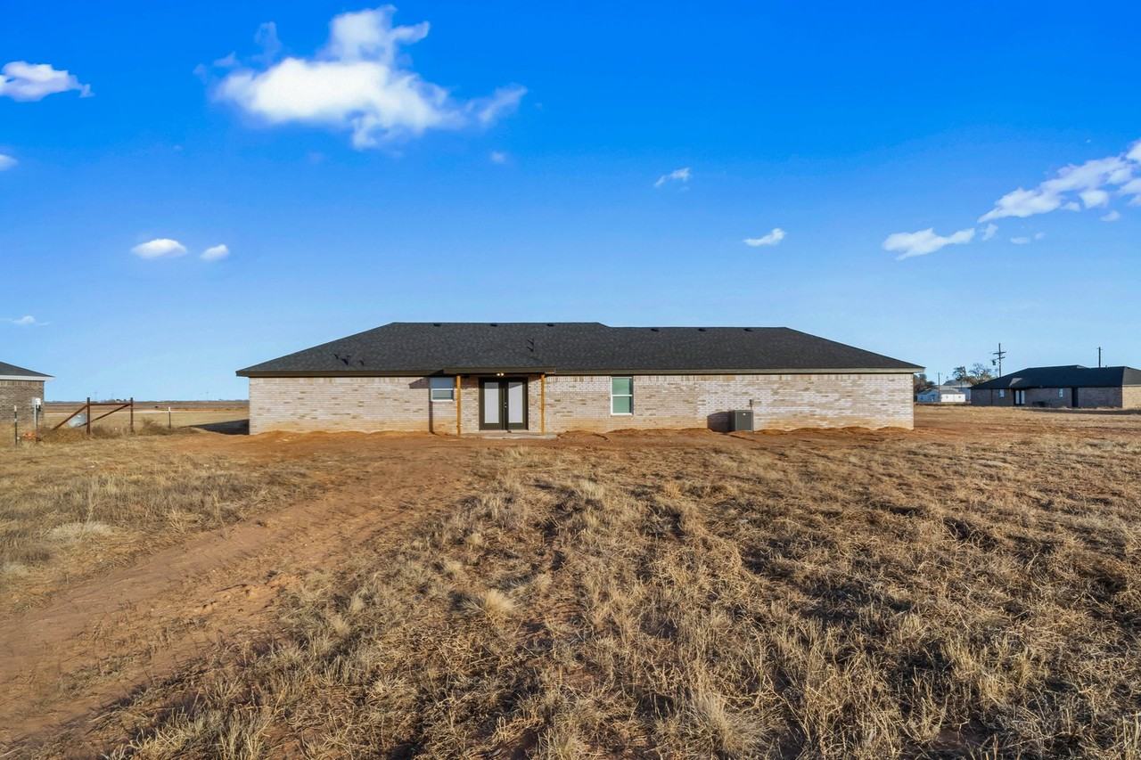 10213 N County Road 2800 #B - Photo 2 of 29