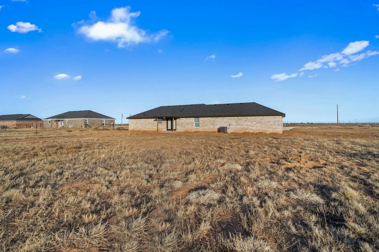 10213 N County Road 2800 #B - Photo 3 of 29