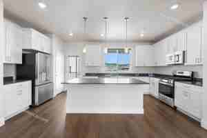 featured image of 16675 Sw Jean Louise Rd