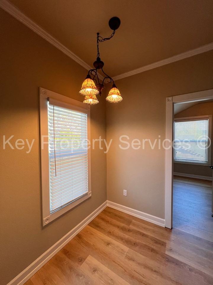 208 Buckeye St #B - Photo 4 of 14