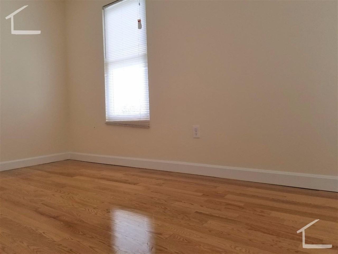 22 Weitz St - Photo 5 of 8