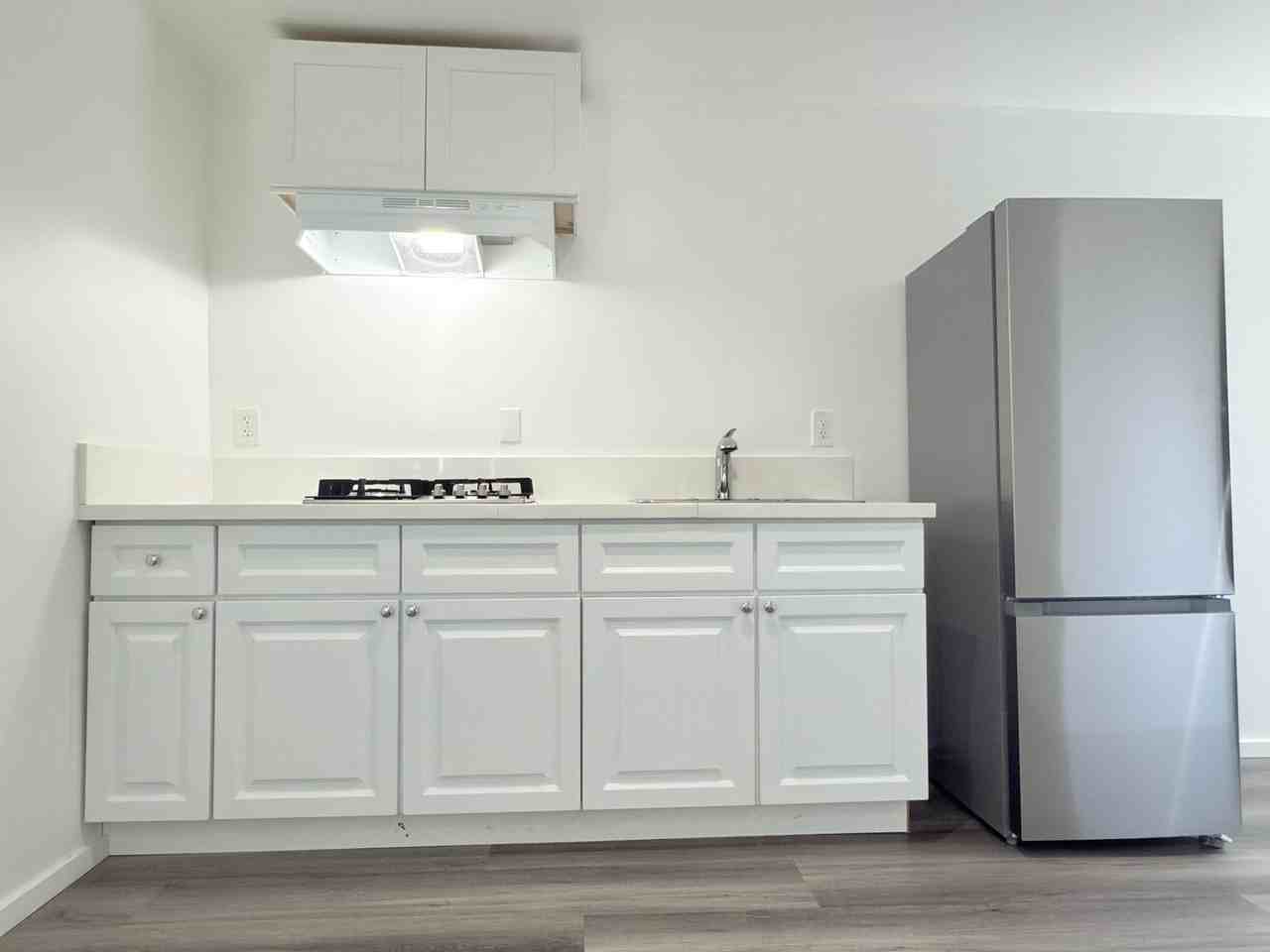 639 Griffith St - Photo 3 of 8