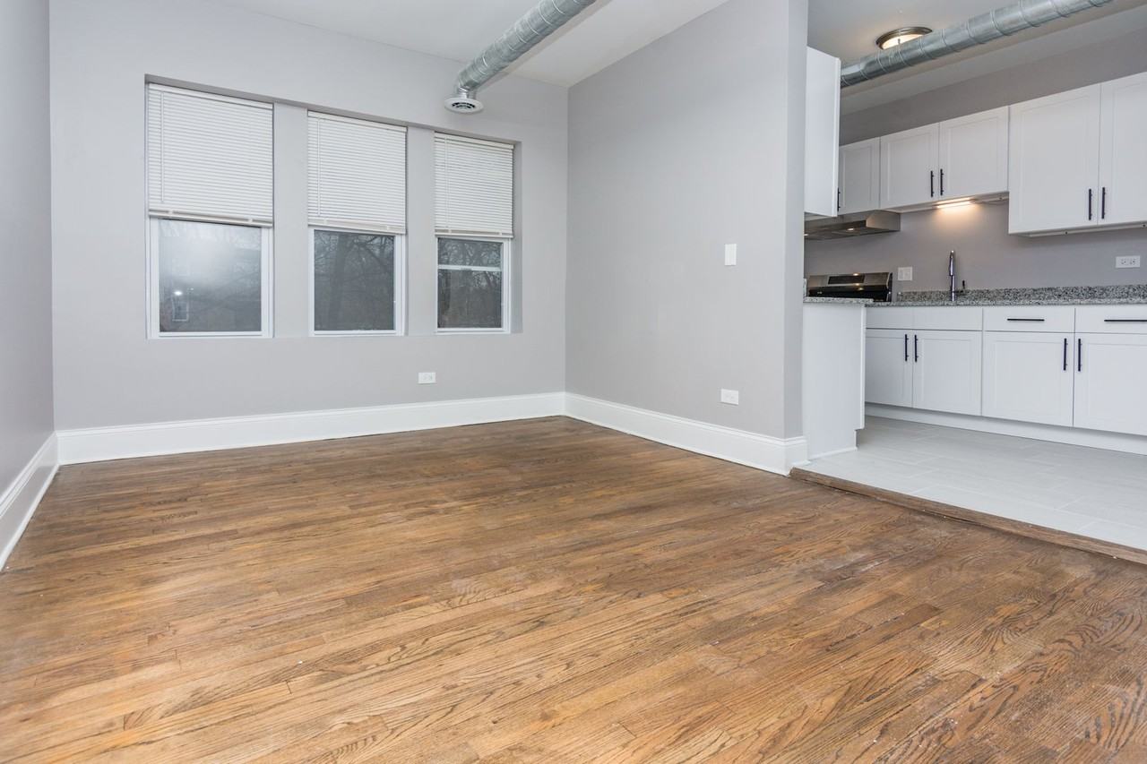 5758 S Green St - Photo 4 of 12