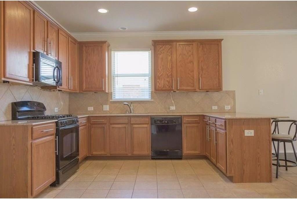 5812 Lodgestone Dr - Photo 3 of 29