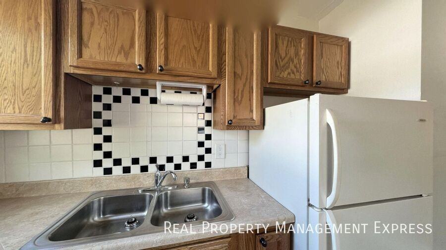 1000 West 5th Street - Photo 7 of 28