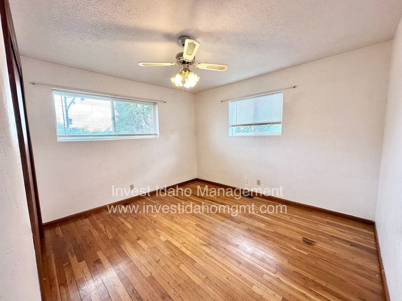 2518 W Orchard Ave - Photo 3 of 28