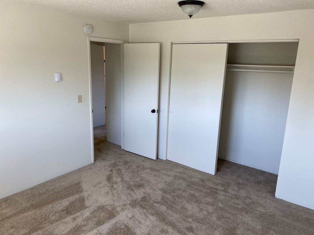 Aquarius Apartments - Photo 6 of 14