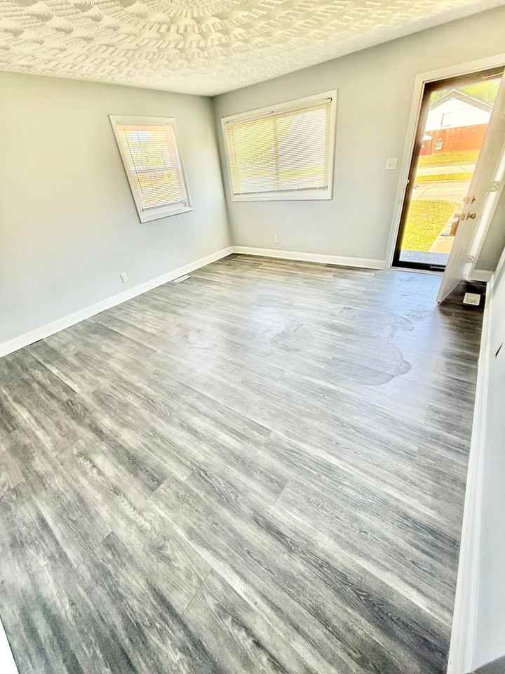 815 Cavalier Blvd - Photo 3 of 37