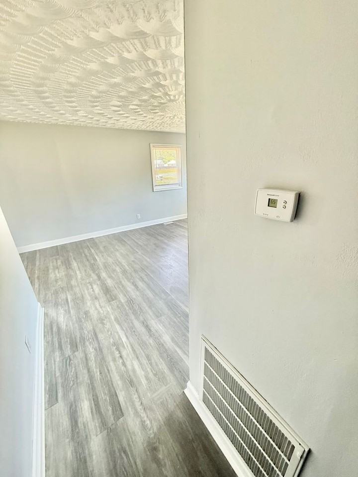 815 Cavalier Blvd - Photo 5 of 37