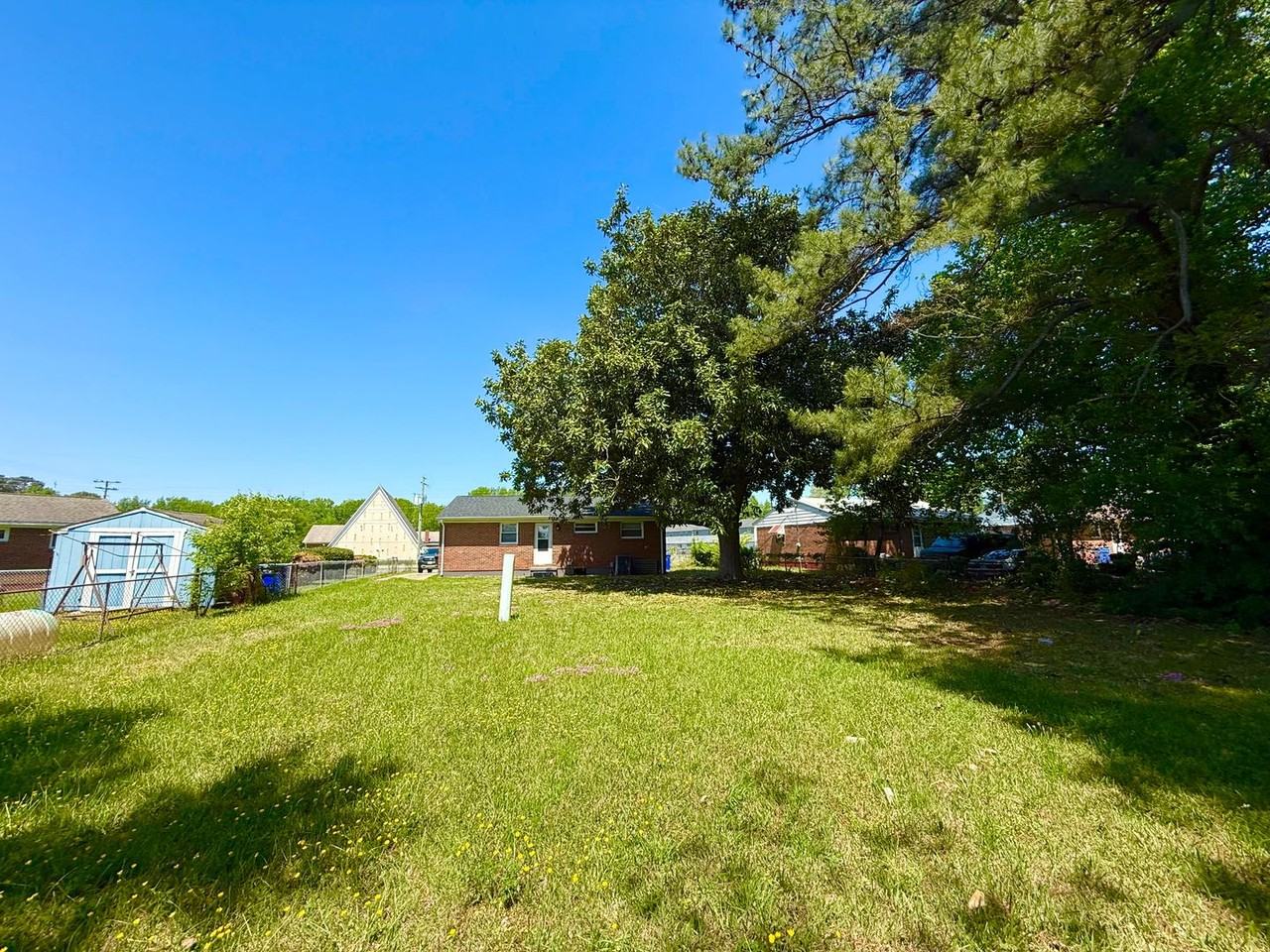 815 Cavalier Blvd - Photo 7 of 37