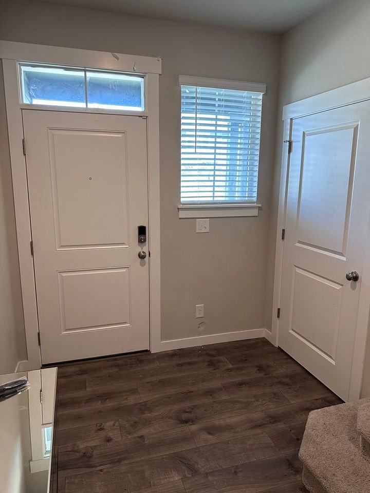 1415 S 281st St - Photo 3 of 20