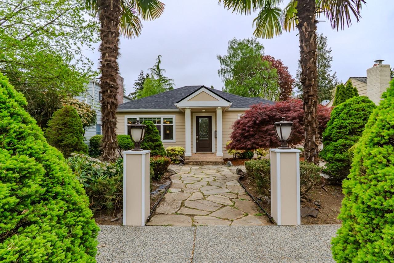 2619 35th Ave W - Photo 2 of 29