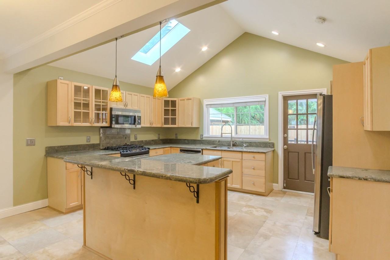 2619 35th Ave W - Photo 3 of 29