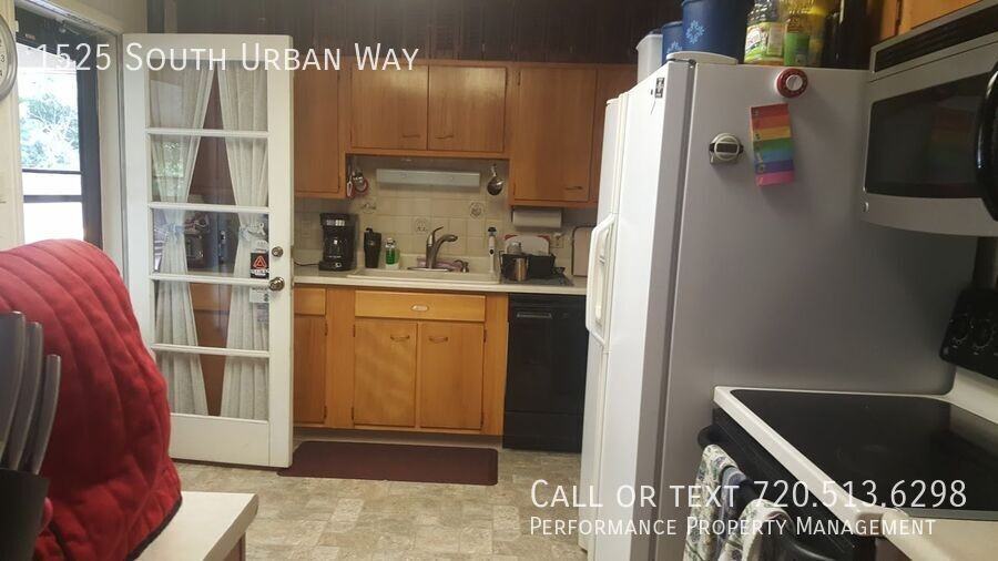 1525 S Urban Way - Photo 2 of 14