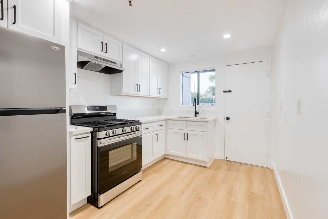 Franklin Ave #4 - Photo 2 of 38