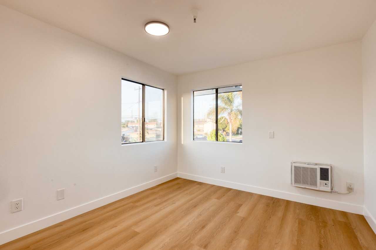 Franklin Ave #7 - Photo 3 of 25