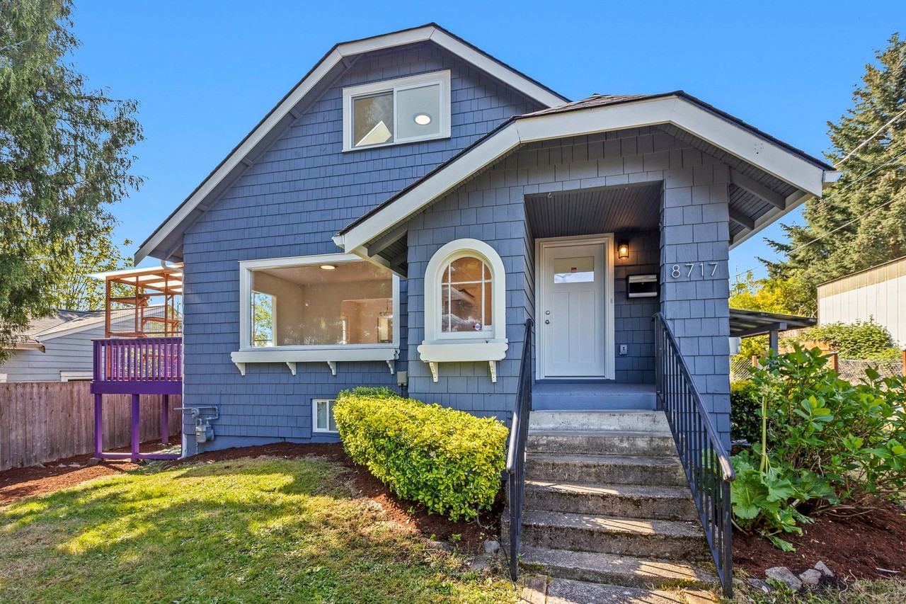 8717 S 117th St - Photo 2 of 41