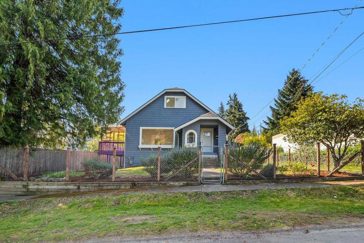 8717 S 117th St - Photo 3 of 41