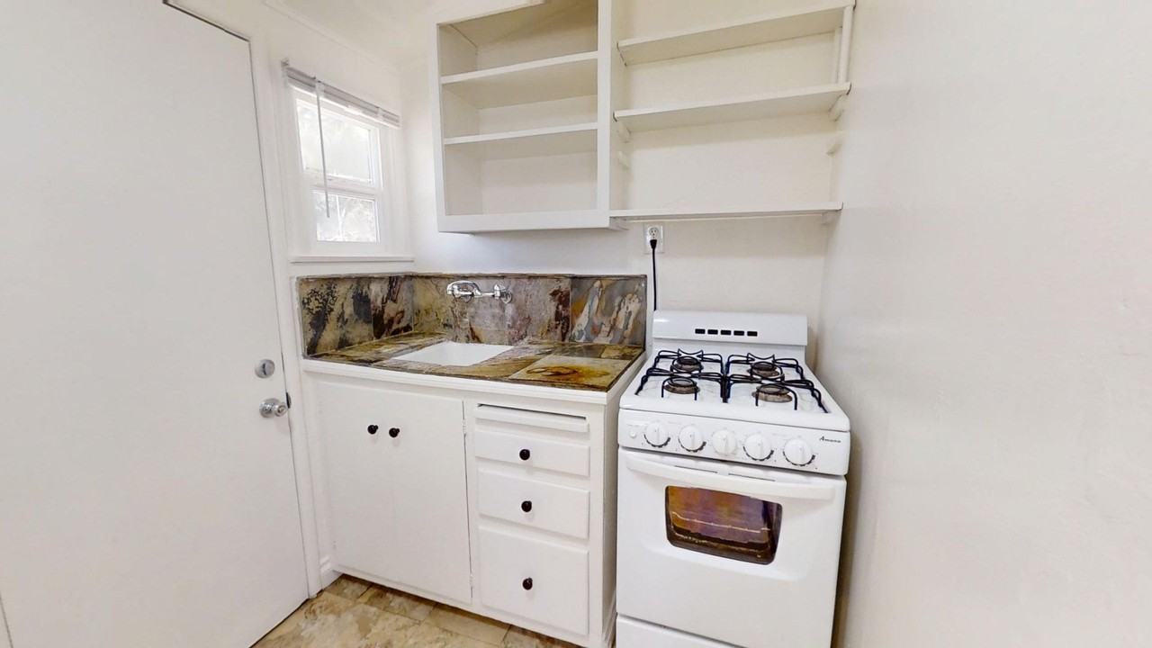 420B Monterey Blvd - Photo 7 of 11