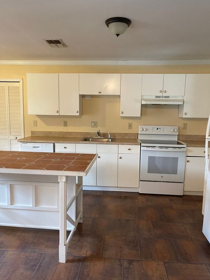 8487 Dorsey St - Photo 6 of 16
