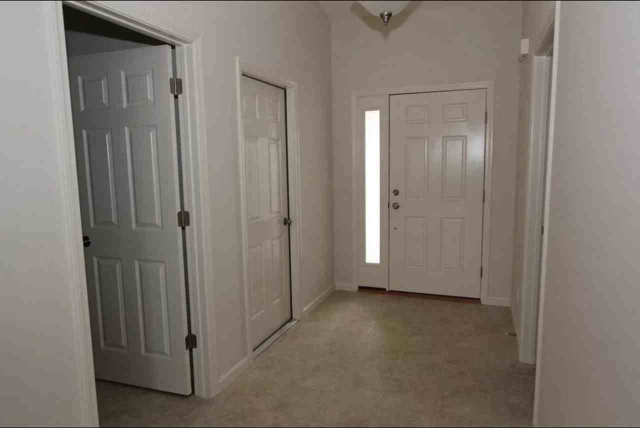 2425 Cushing Dr - Photo 2 of 20