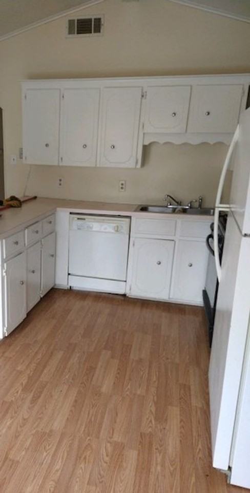36 Waterfront Dr - Photo 2 of 10