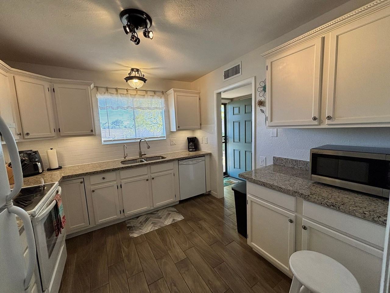 729 Leisure World - Photo 6 of 34