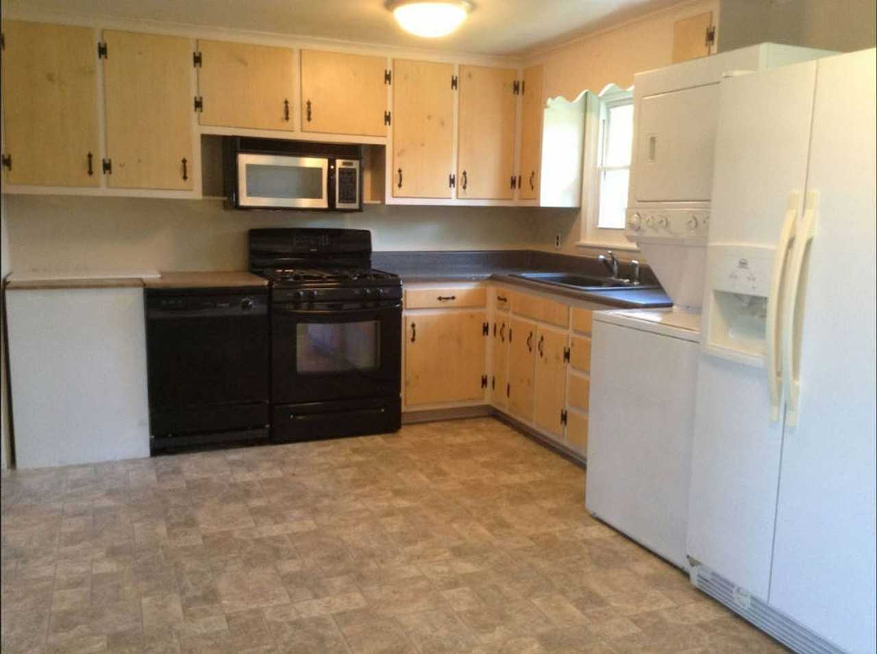 6228 Watkins Rd - Photo 3 of 22