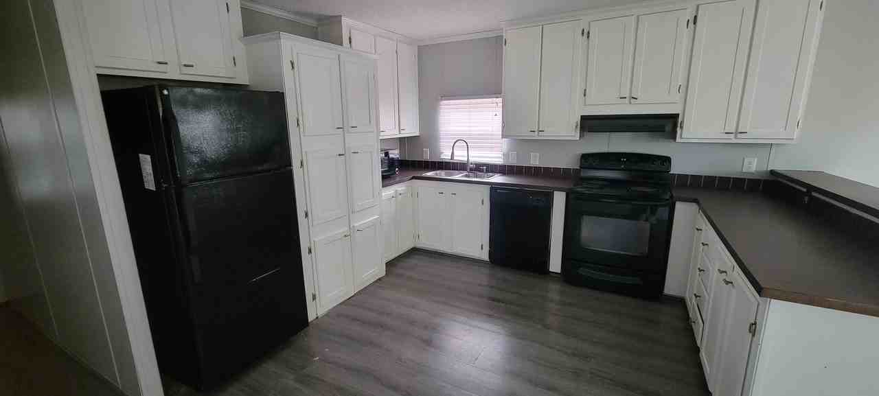 184 184 Harvey Rd - Photo 3 of 12